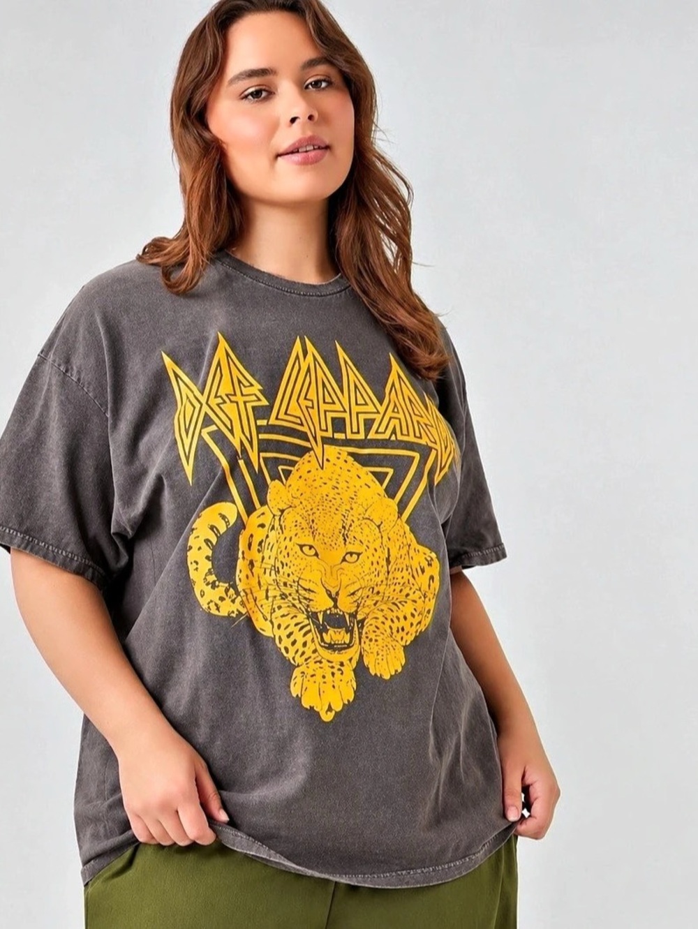 Forever 21 Def Leppard Graphic Tee Graphic Tee Gray NWT
